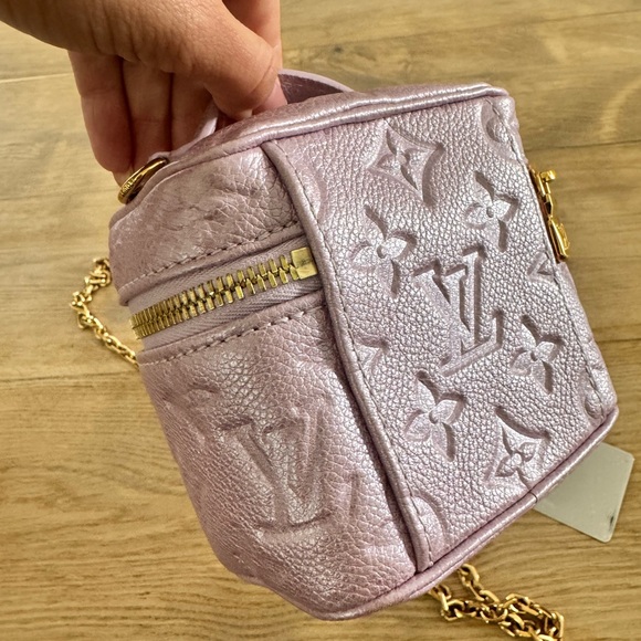 Louis Vuitton Metallic Vanity Bag with Gold Chain - Picture 6 of 11